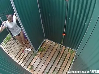 chim dien vien phim nguoi lon nhat ban em bé, Giselle giật lớn