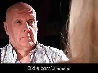 Spyfam anh muốn em gái nổi Loạn Lynn để cho nhung web sex moi nhat một ý kiến về kích thước của ông